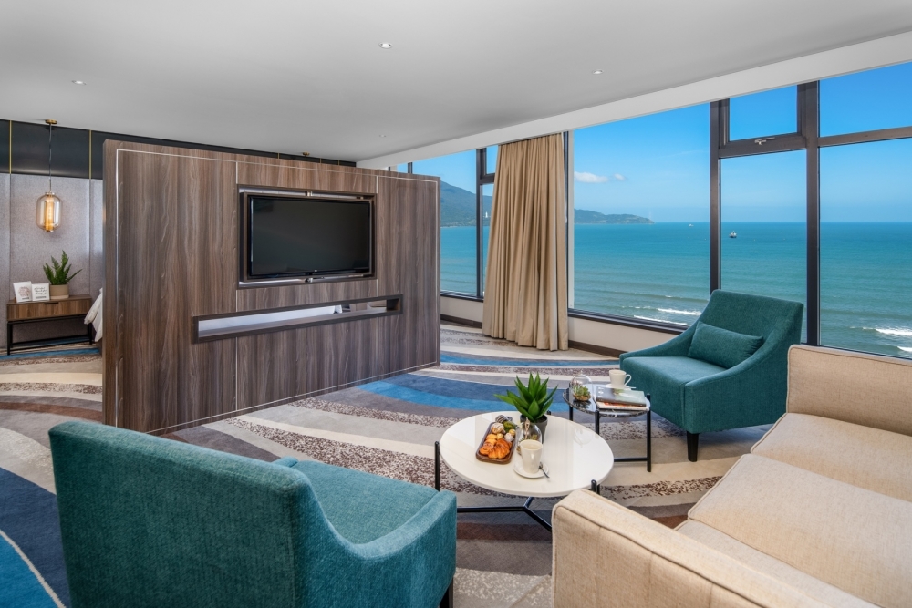 민 톤 사피 오션 호텔